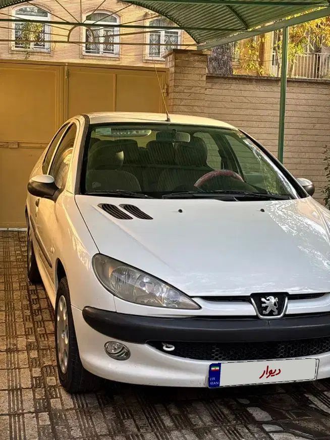 پژو ۲۰۶ صندوق دار v8 - 1393