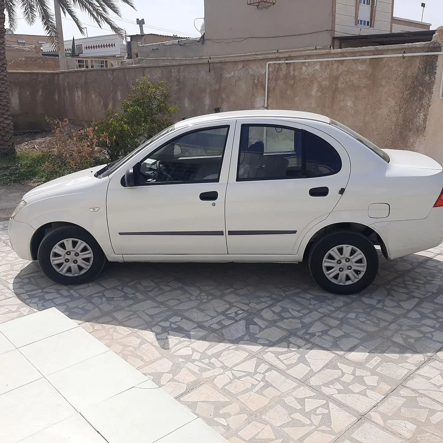 تیبا صندوق دار SX - 1400