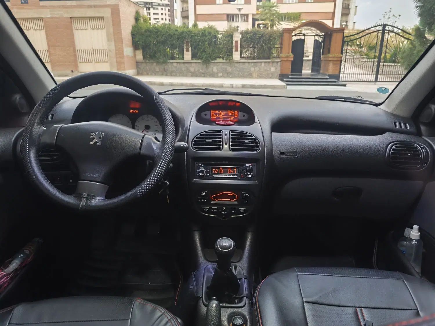 پژو ۲۰۶ صندوق دار v8 - 1396