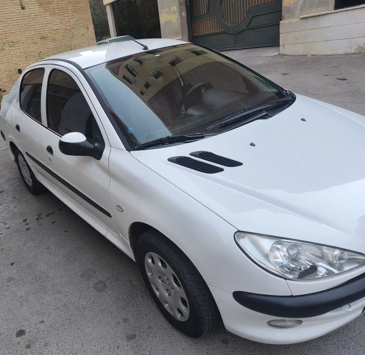 پژو ۲۰۶ صندوق دار v8 - 1396
