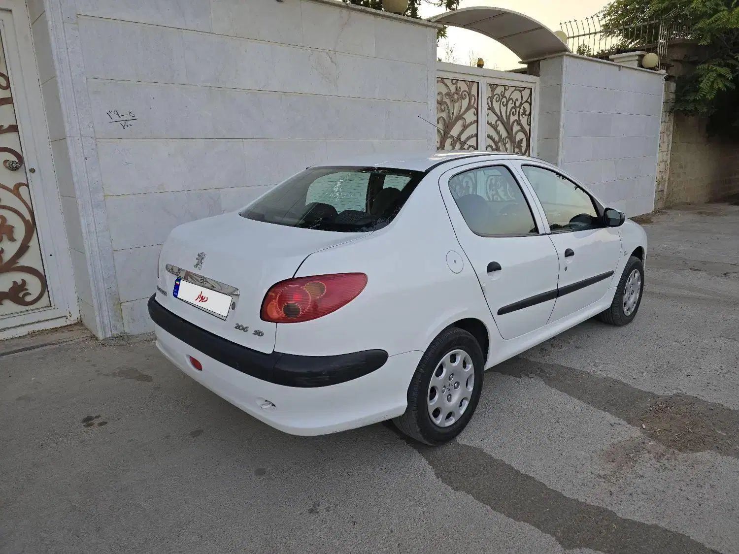 پژو ۲۰۶ صندوق دار v8 - 1395