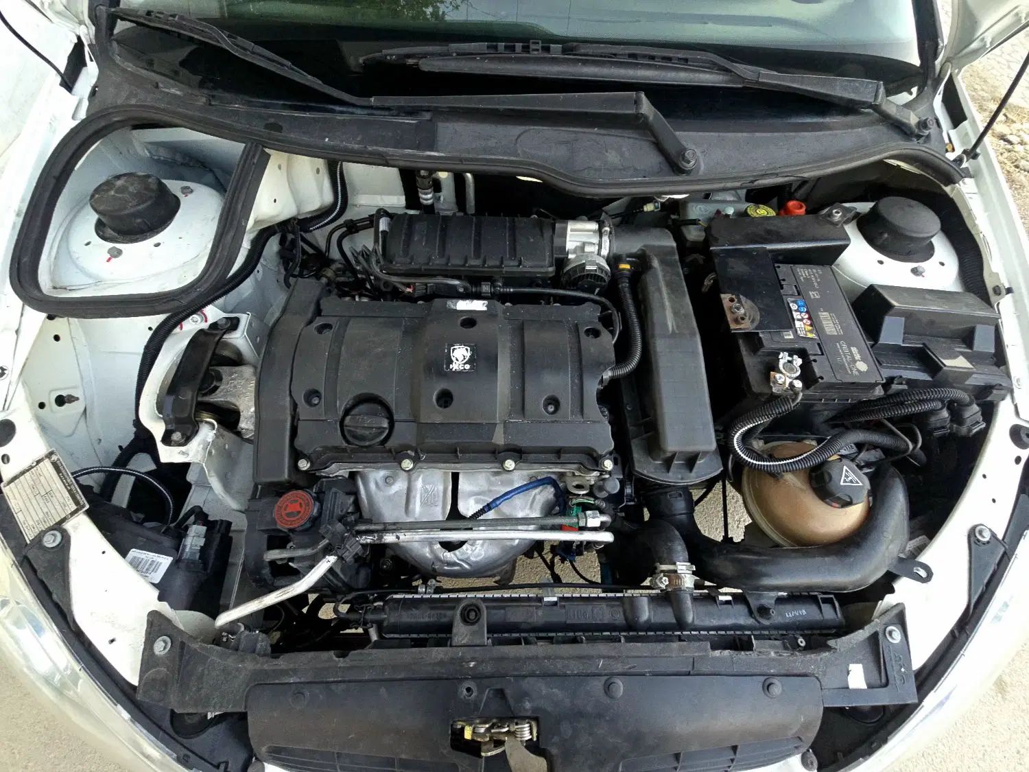 پژو ۲۰۶ صندوق دار v8 - 1395