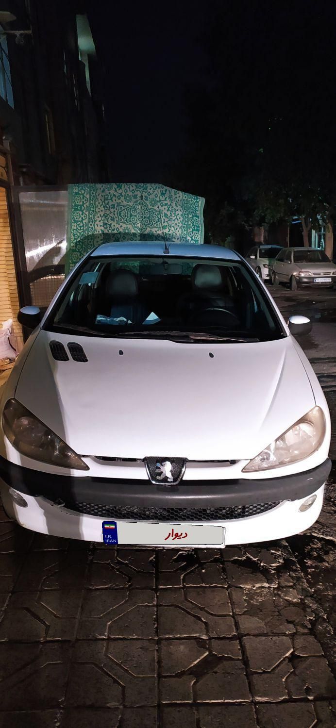 پژو ۲۰۶ صندوق دار v8 - 1394