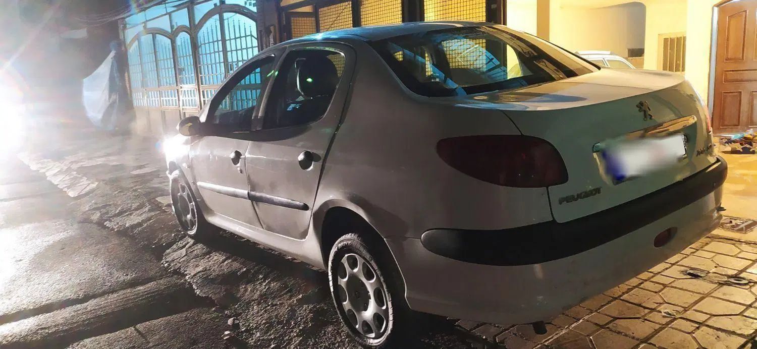 پژو ۲۰۶ صندوق دار v8 - 1394