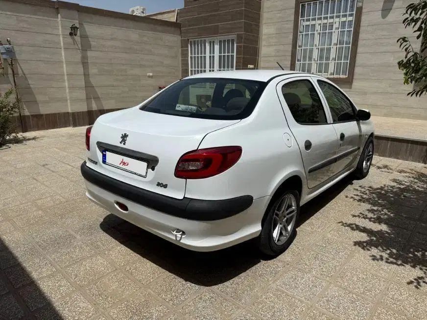 پژو ۲۰۶ صندوق دار v8 - 1400