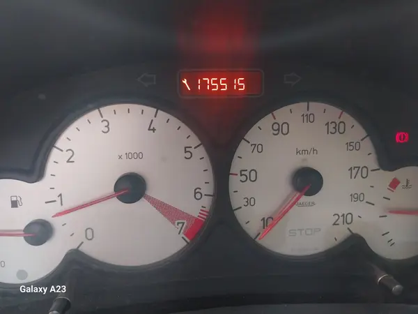 پژو ۲۰۶ صندوق دار v8 - 1389