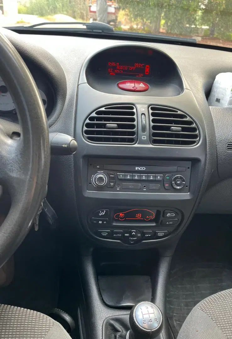 پژو ۲۰۶ صندوق دار v8 - 1399