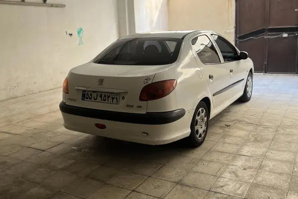 پژو ۲۰۶ صندوق دار v8 - 1393
