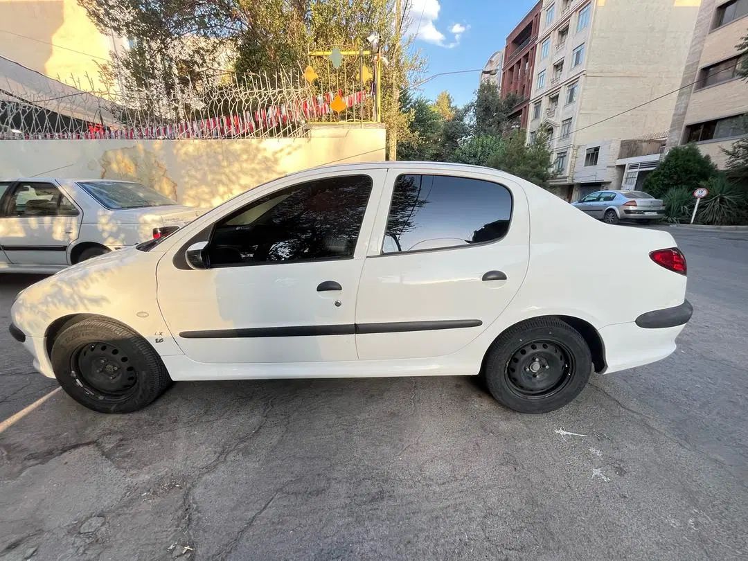 پژو ۲۰۶ صندوق دار v8 - 1393