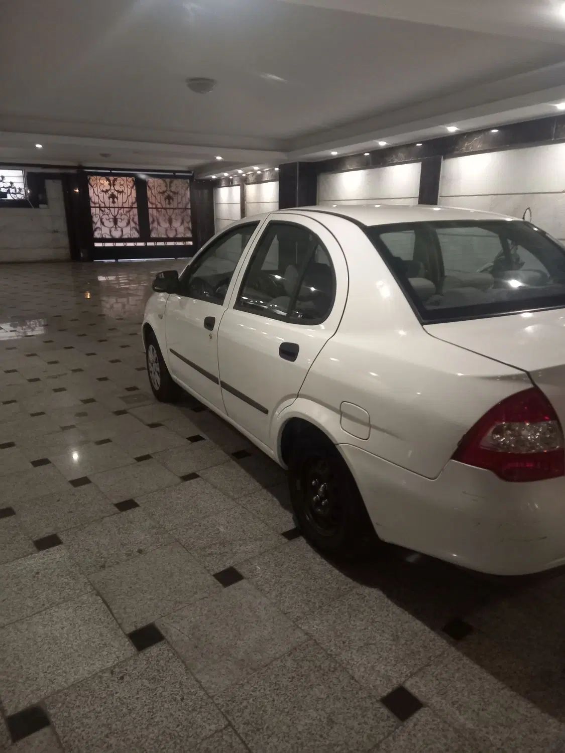 تیبا صندوق دار SX - 1399
