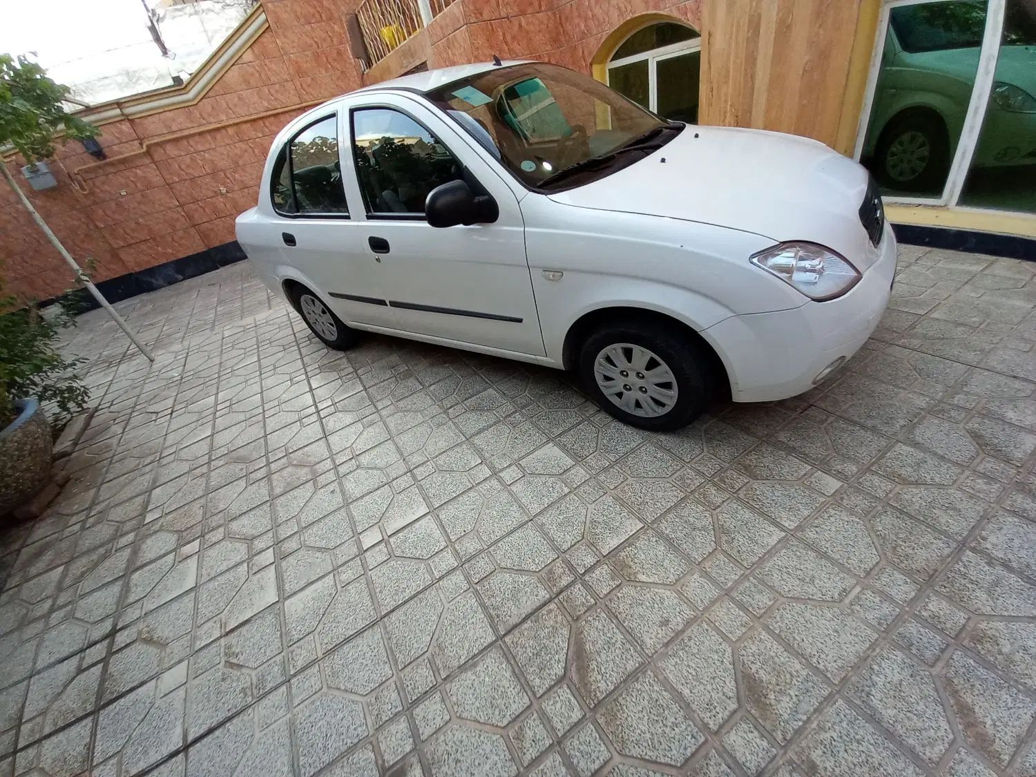 تیبا صندوق دار SX - 1400