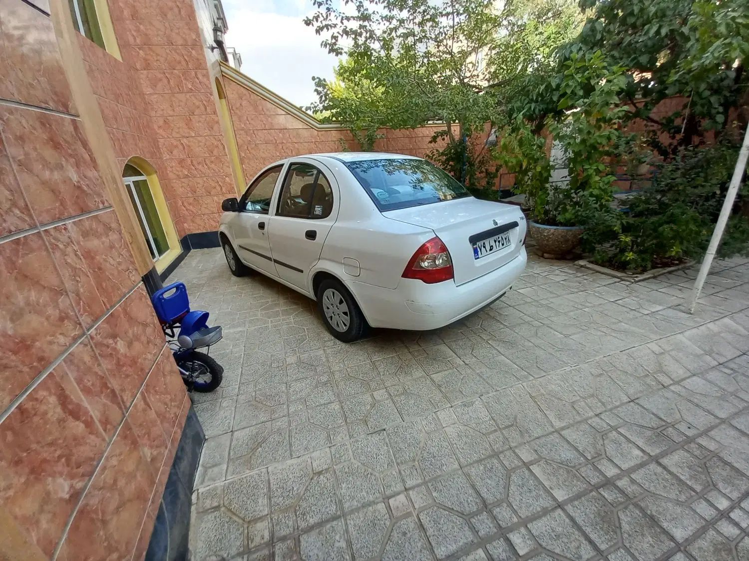 تیبا صندوق دار SX - 1400