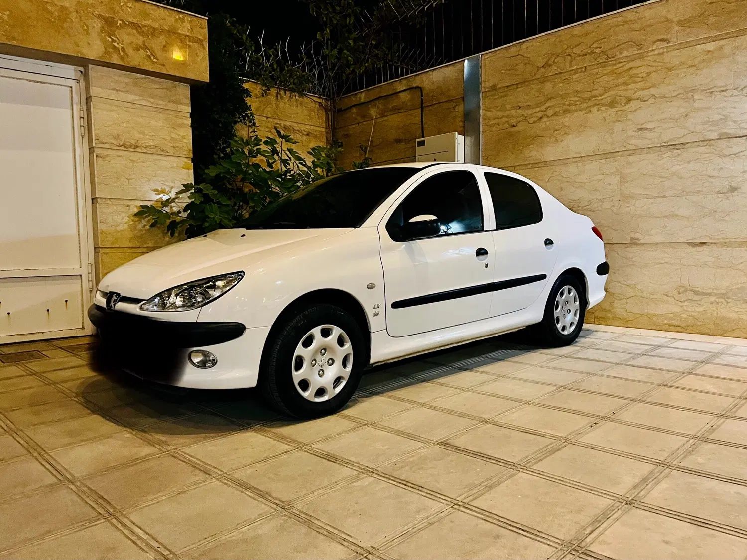 پژو ۲۰۶ صندوق دار v8 - 1399
