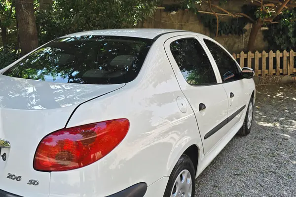 پژو ۲۰۶ صندوق دار v8 - 1396