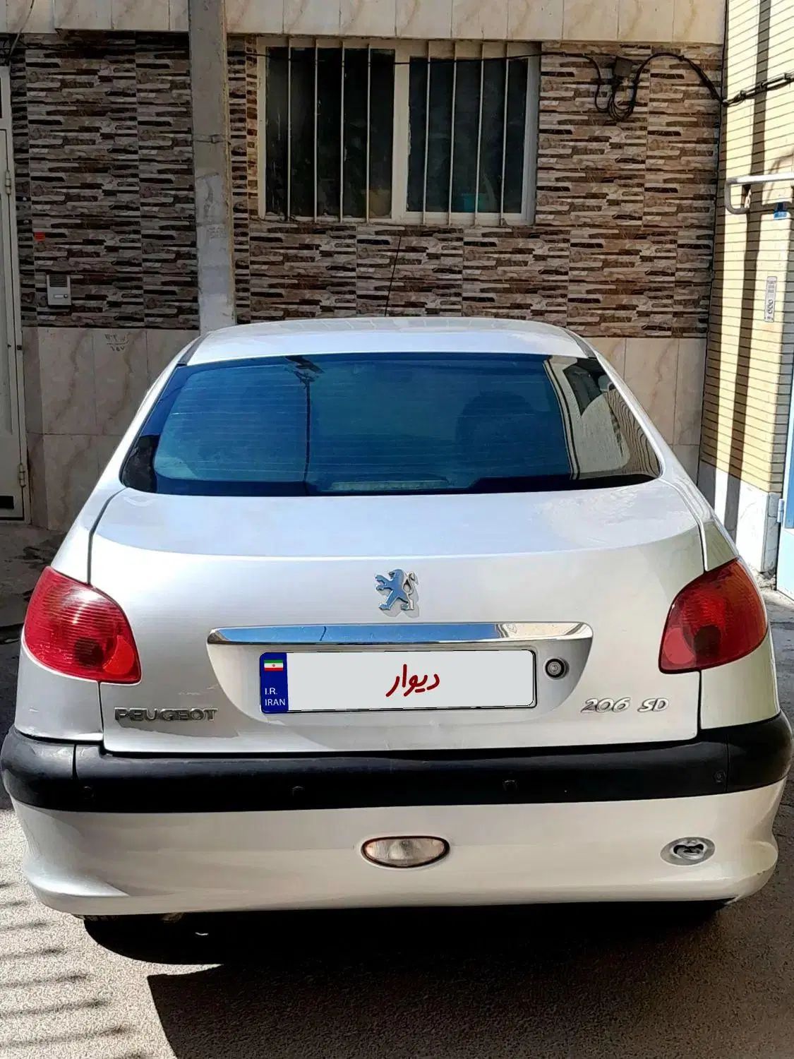 پژو ۲۰۶ صندوق دار v8 - 1390