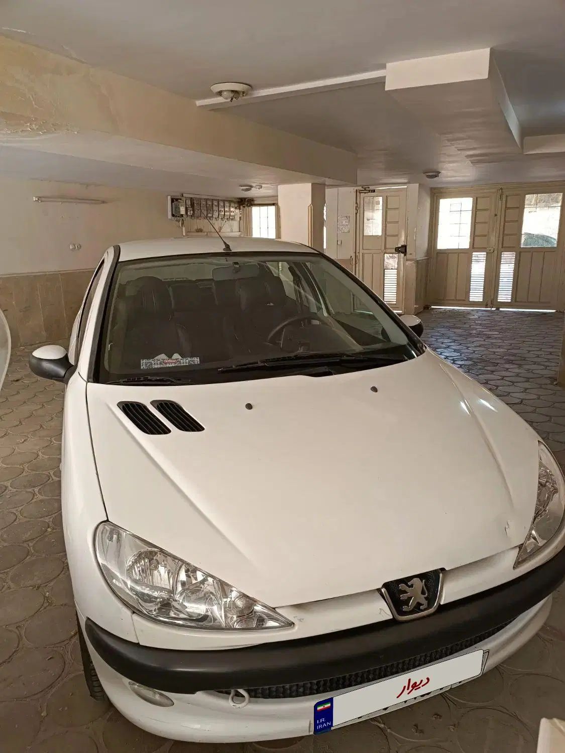 پژو ۲۰۶ صندوق دار v8 - 1391
