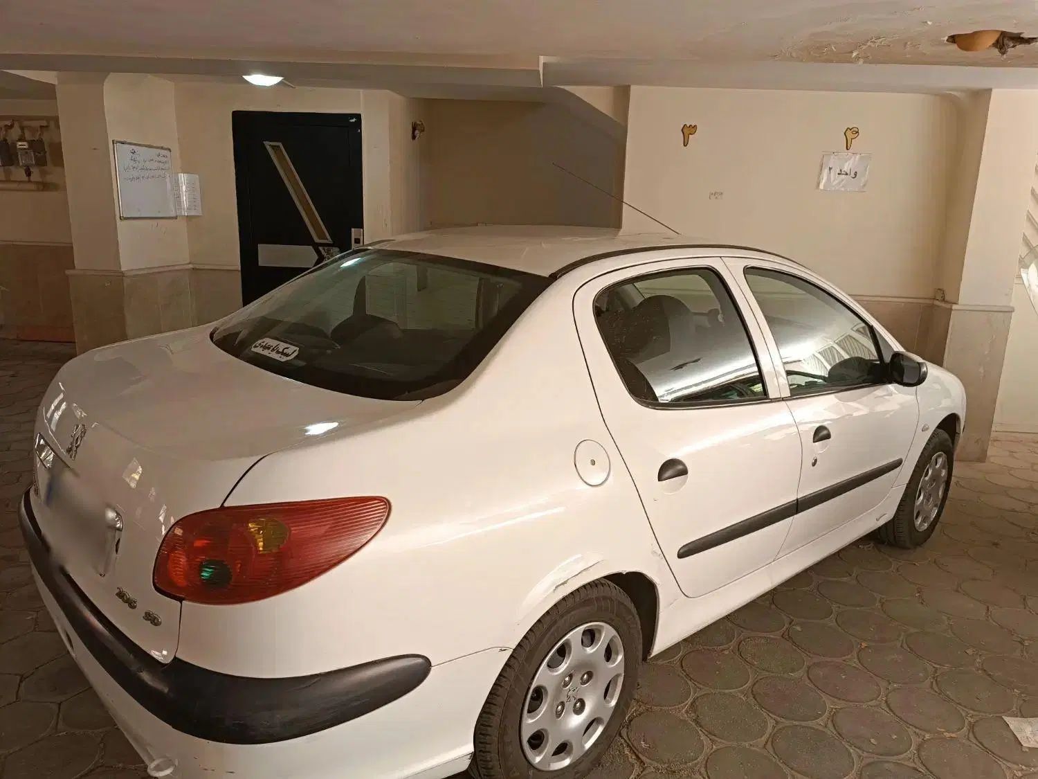 پژو ۲۰۶ صندوق دار v8 - 1391