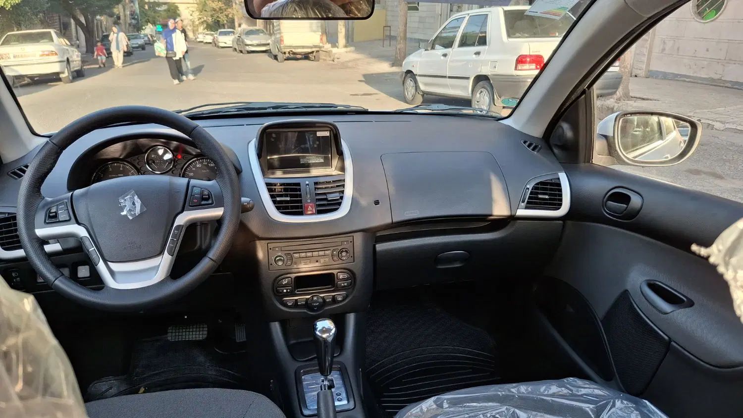 پژو 207 اتوماتیک TU5P - 1404