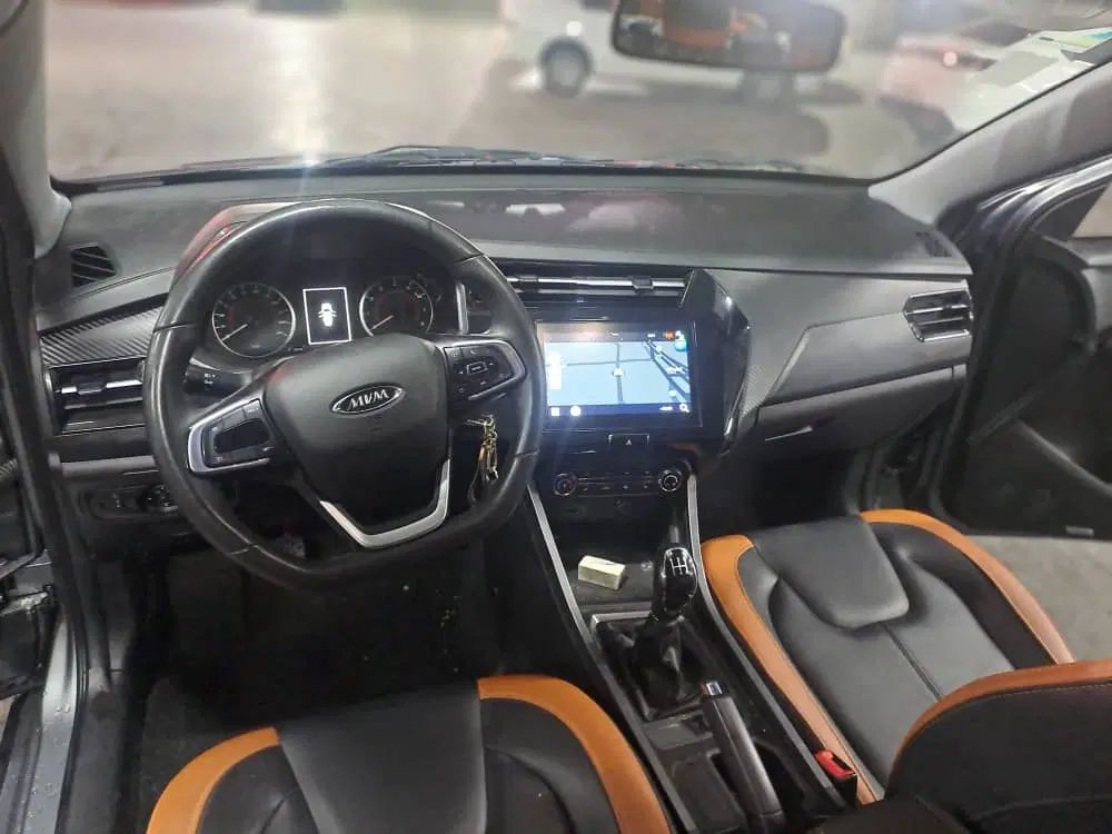 ام وی ام X22 پرو دنده‌ای - 1402