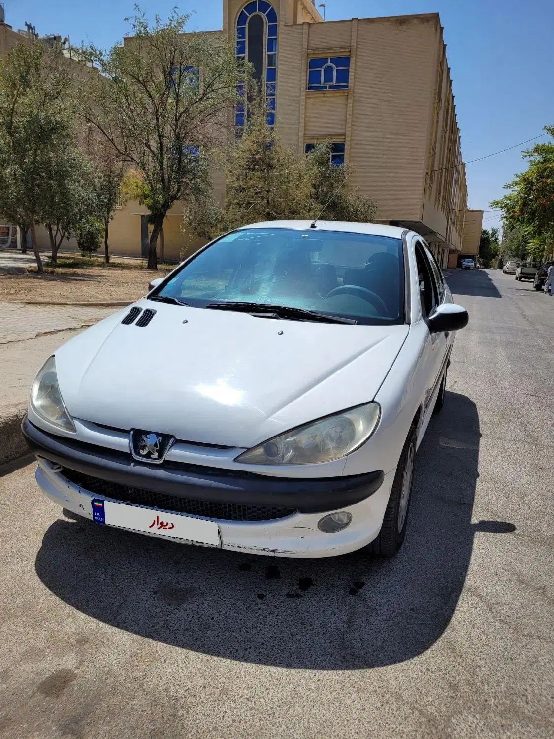 پژو ۲۰۶ صندوق دار v8 - 1394