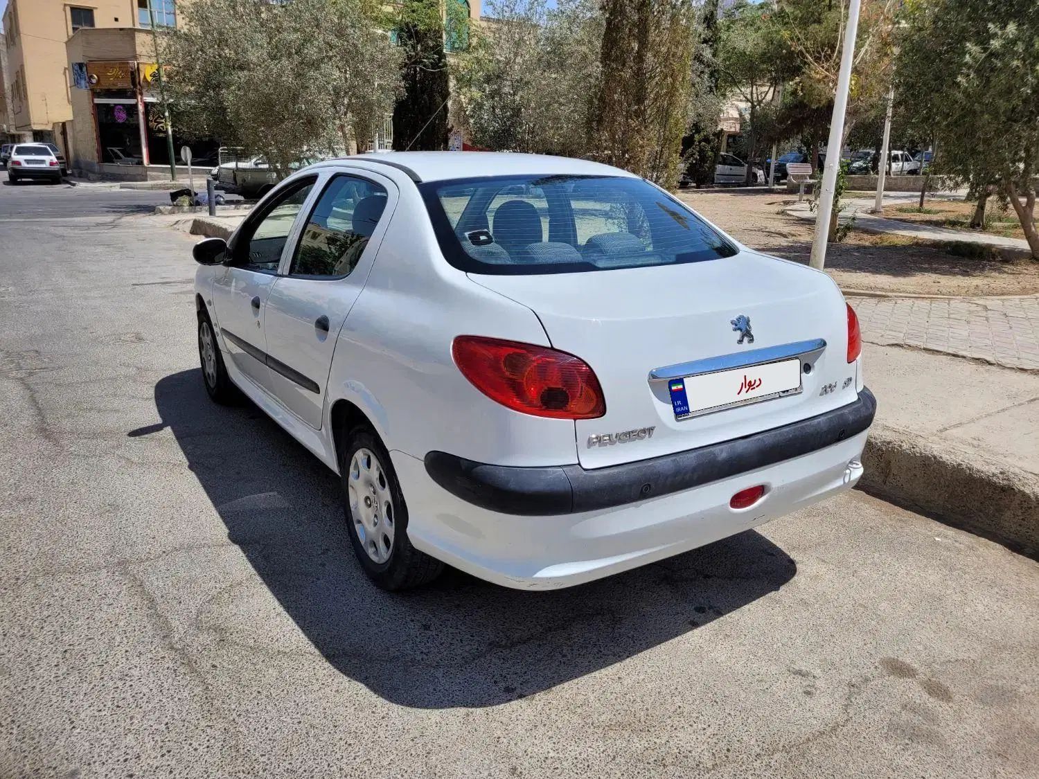 پژو ۲۰۶ صندوق دار v8 - 1394