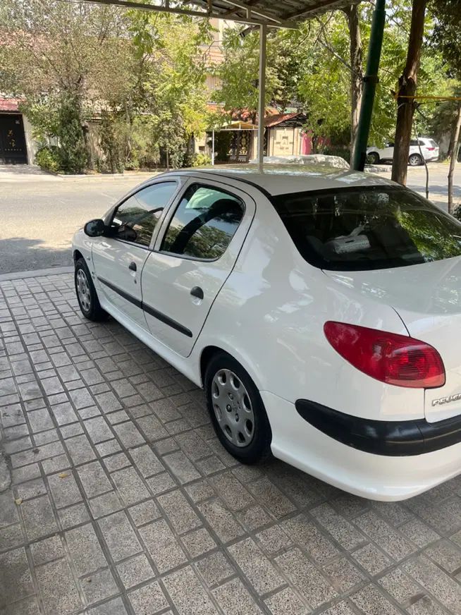 پژو ۲۰۶ صندوق دار v8 - 1397