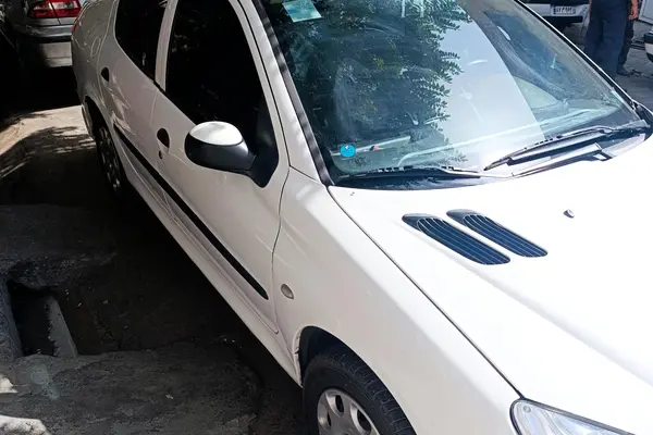 پژو ۲۰۶ صندوق دار v8 - 1392