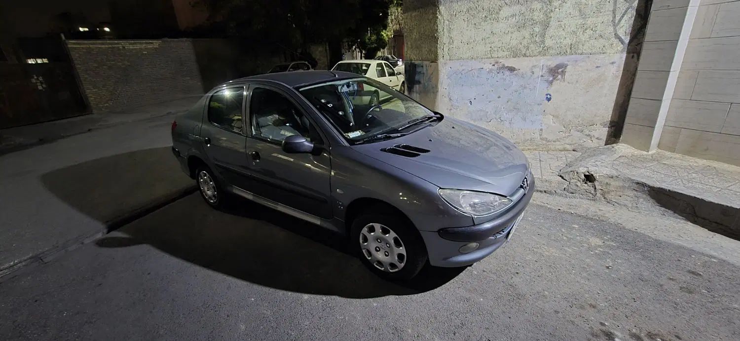 پژو ۲۰۶ صندوق دار v8 - 1390