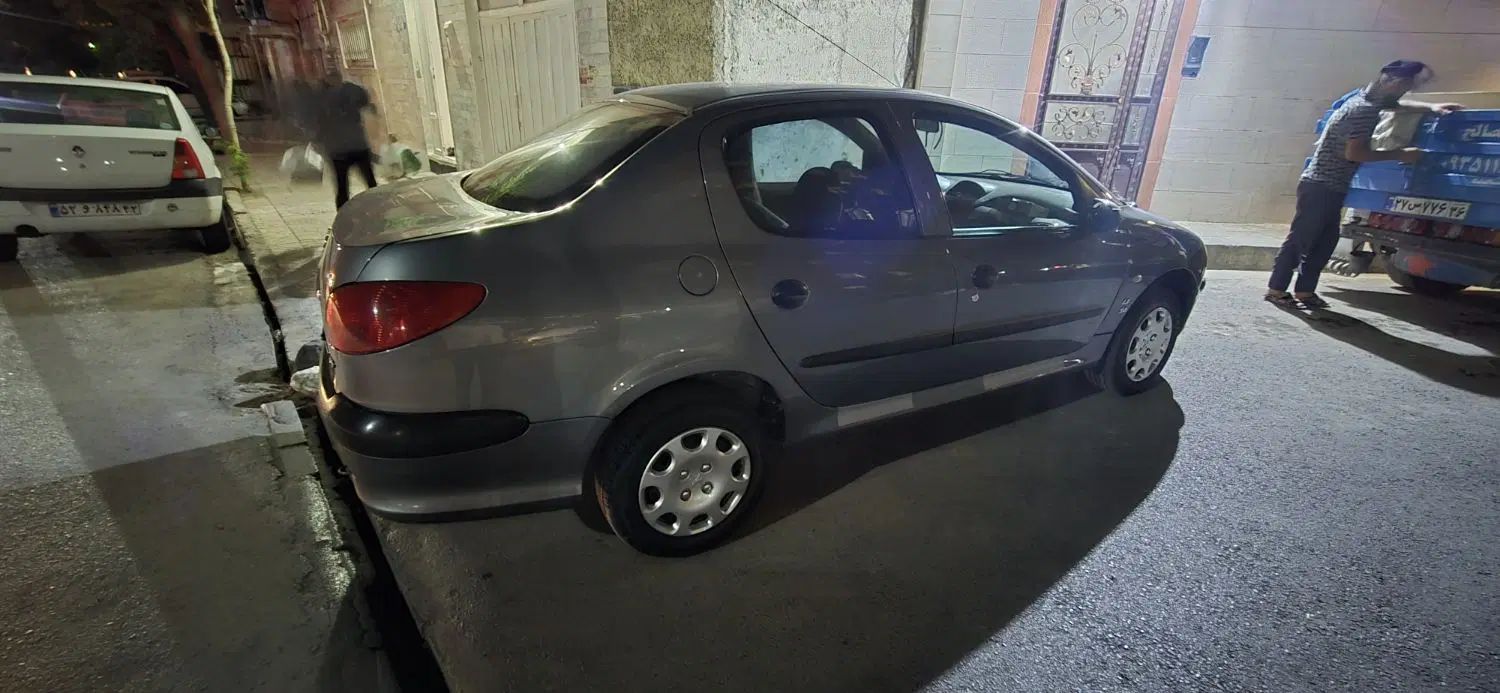 پژو ۲۰۶ صندوق دار v8 - 1390
