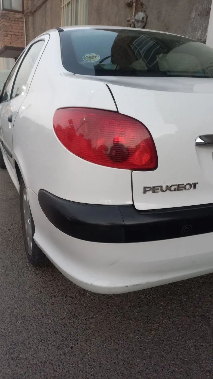 پژو ۲۰۶ صندوق دار v8 - 1396