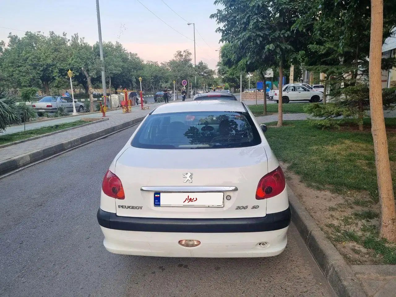پژو ۲۰۶ صندوق دار v20 - 1391