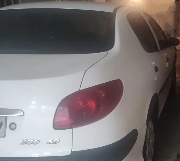 پژو ۲۰۶ صندوق دار v8 - 1397