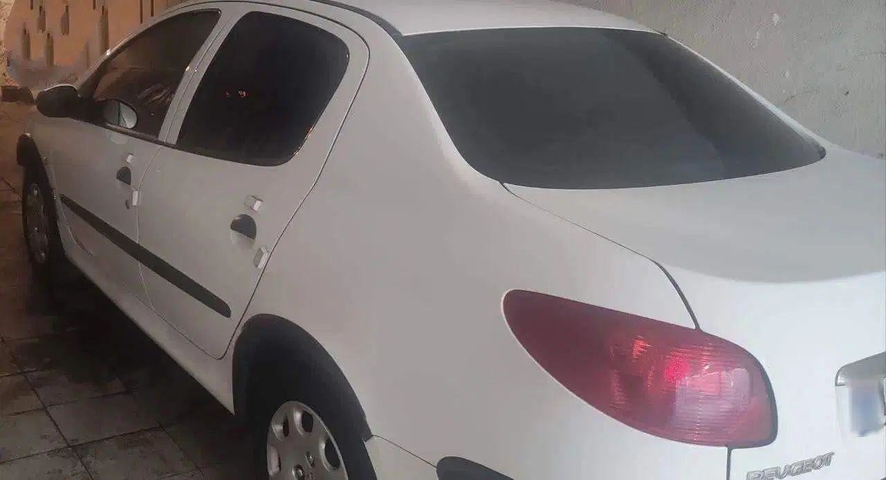 پژو ۲۰۶ صندوق دار v8 - 1397