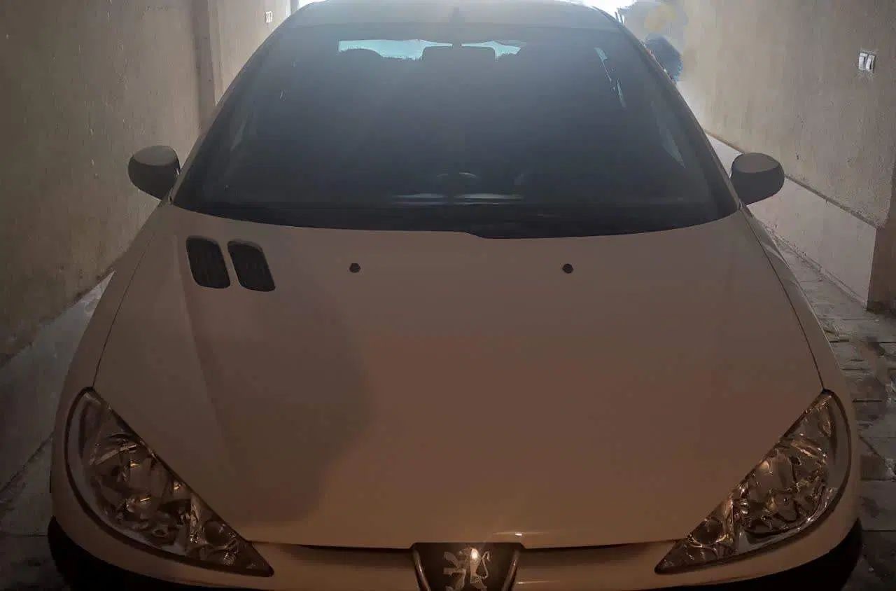 پژو ۲۰۶ صندوق دار v8 - 1397