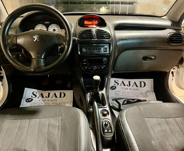 پژو ۲۰۶ صندوق دار v8 - 1394