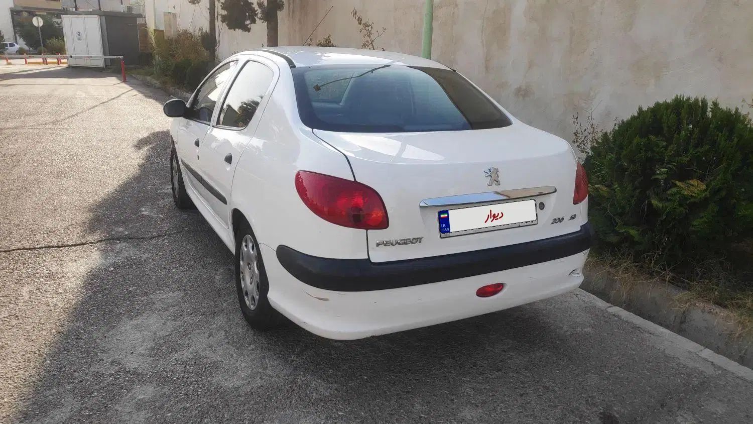 پژو ۲۰۶ صندوق دار v8 - 1395