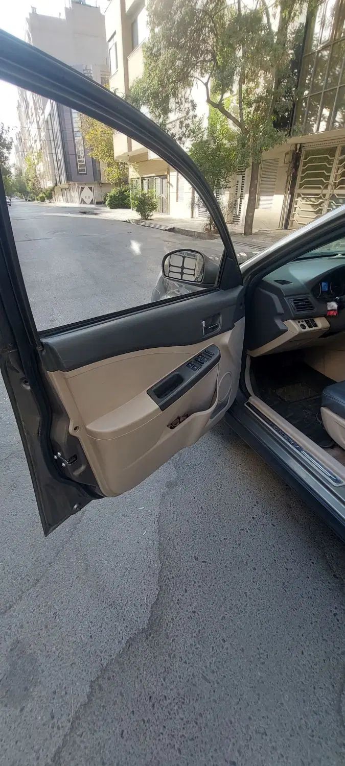 ام وی ام 550 اتوماتیک - 1394