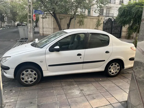 پژو ۲۰۶ صندوق دار v8 - 1391