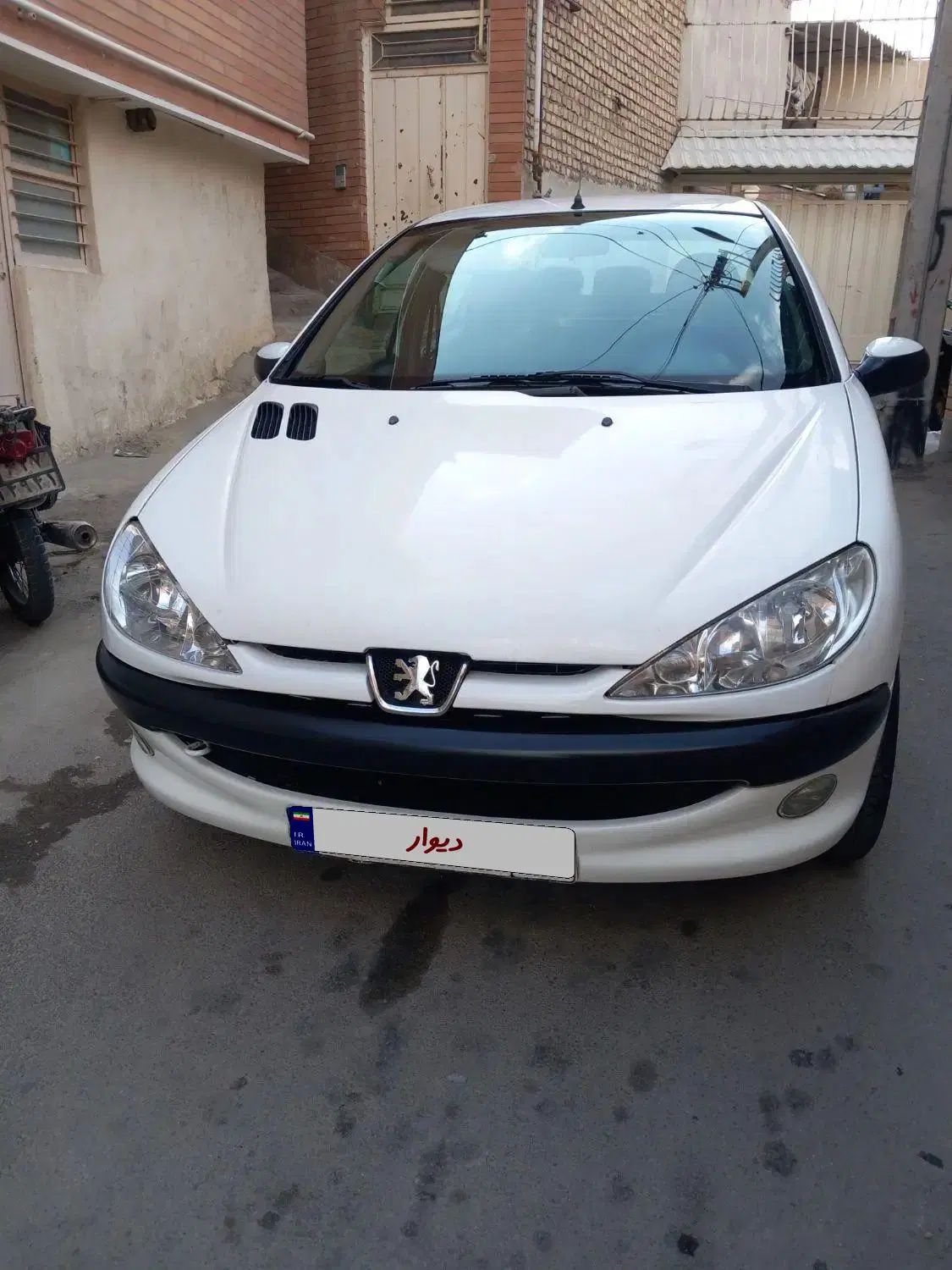 پژو ۲۰۶ صندوق دار v8 - 1394
