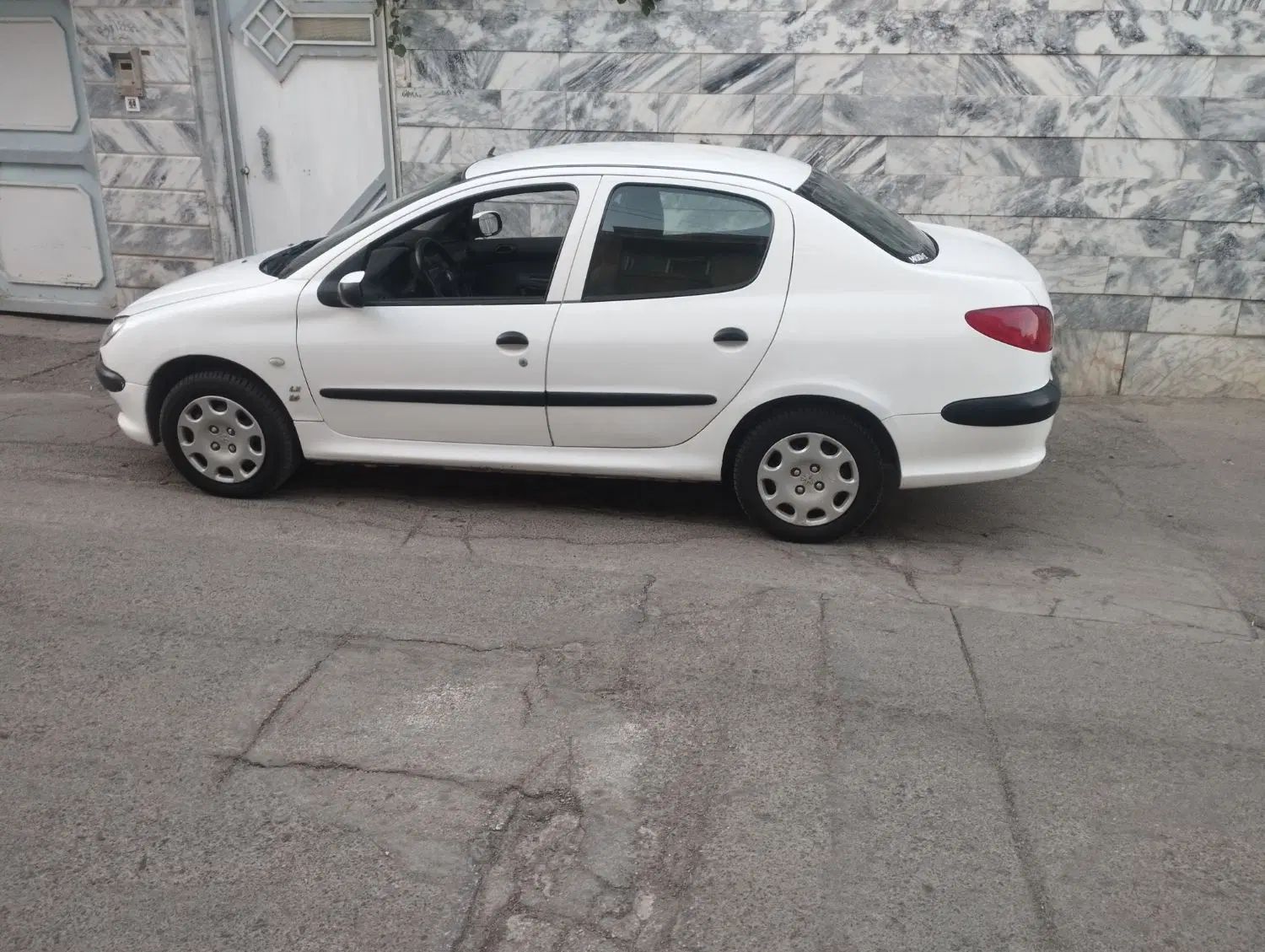 پژو ۲۰۶ صندوق دار v8 - 1394