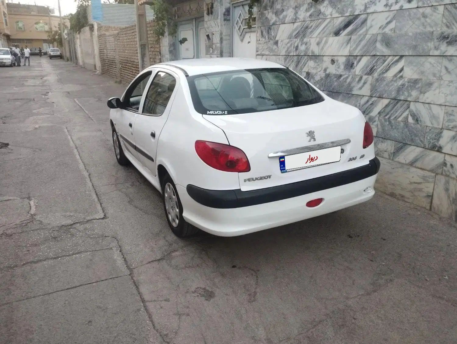 پژو ۲۰۶ صندوق دار v8 - 1394