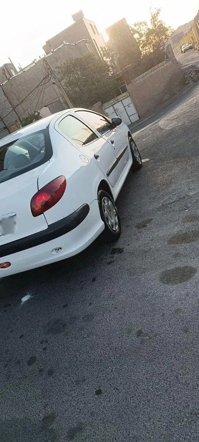 پژو ۲۰۶ صندوق دار v8 - 1391