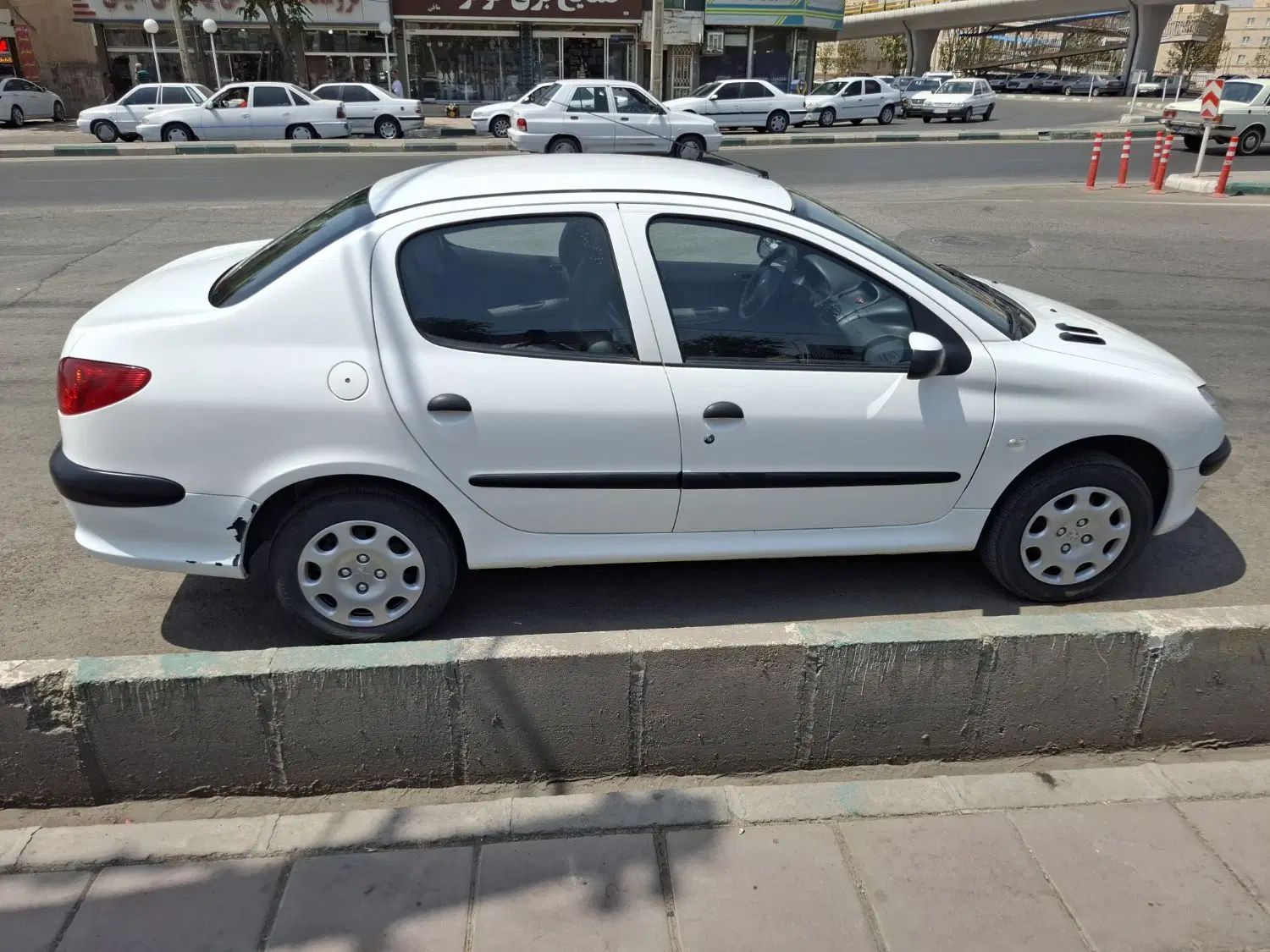 پژو ۲۰۶ صندوق دار v8 - 1399