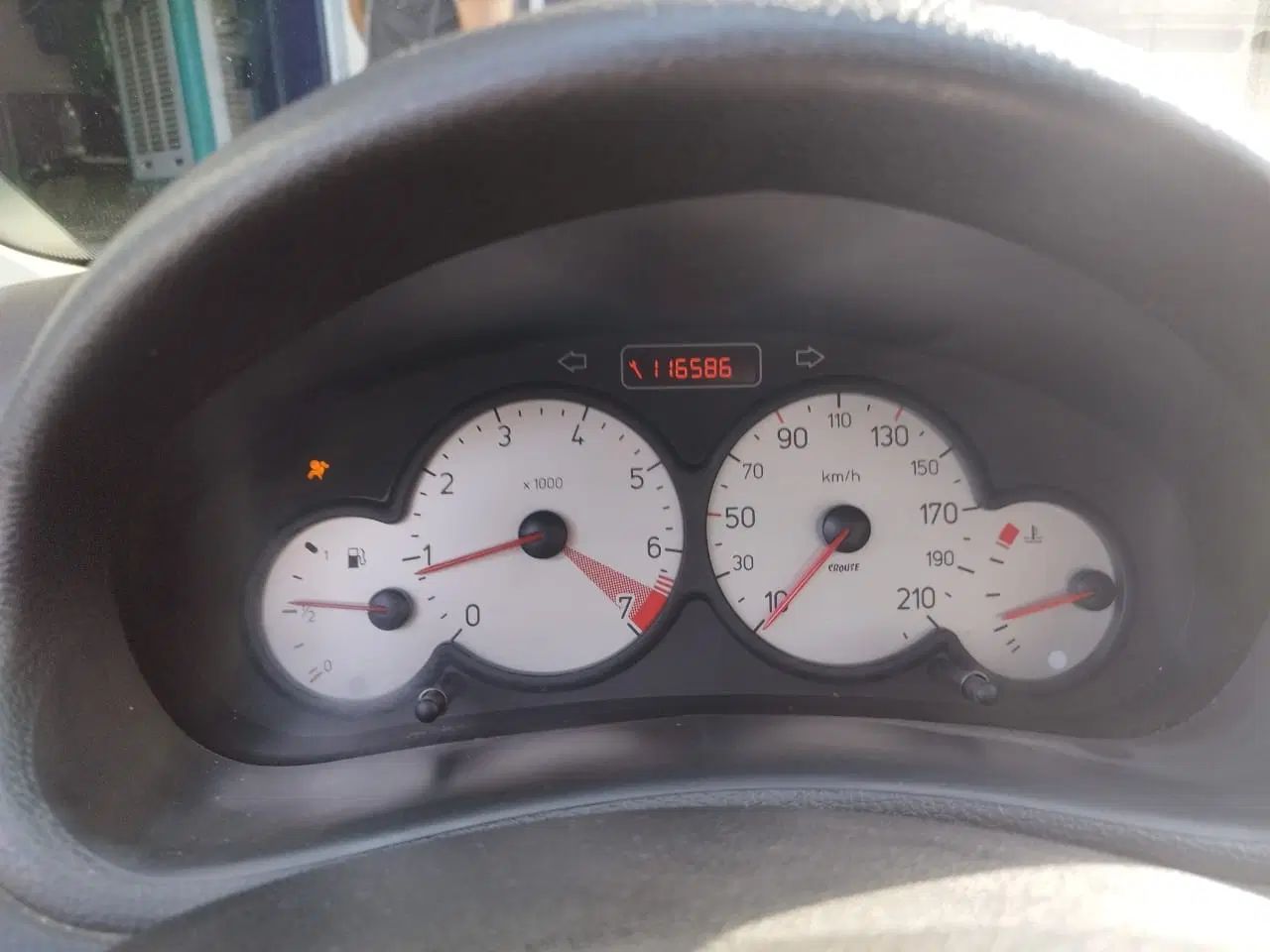 پژو ۲۰۶ صندوق دار v8 - 1398