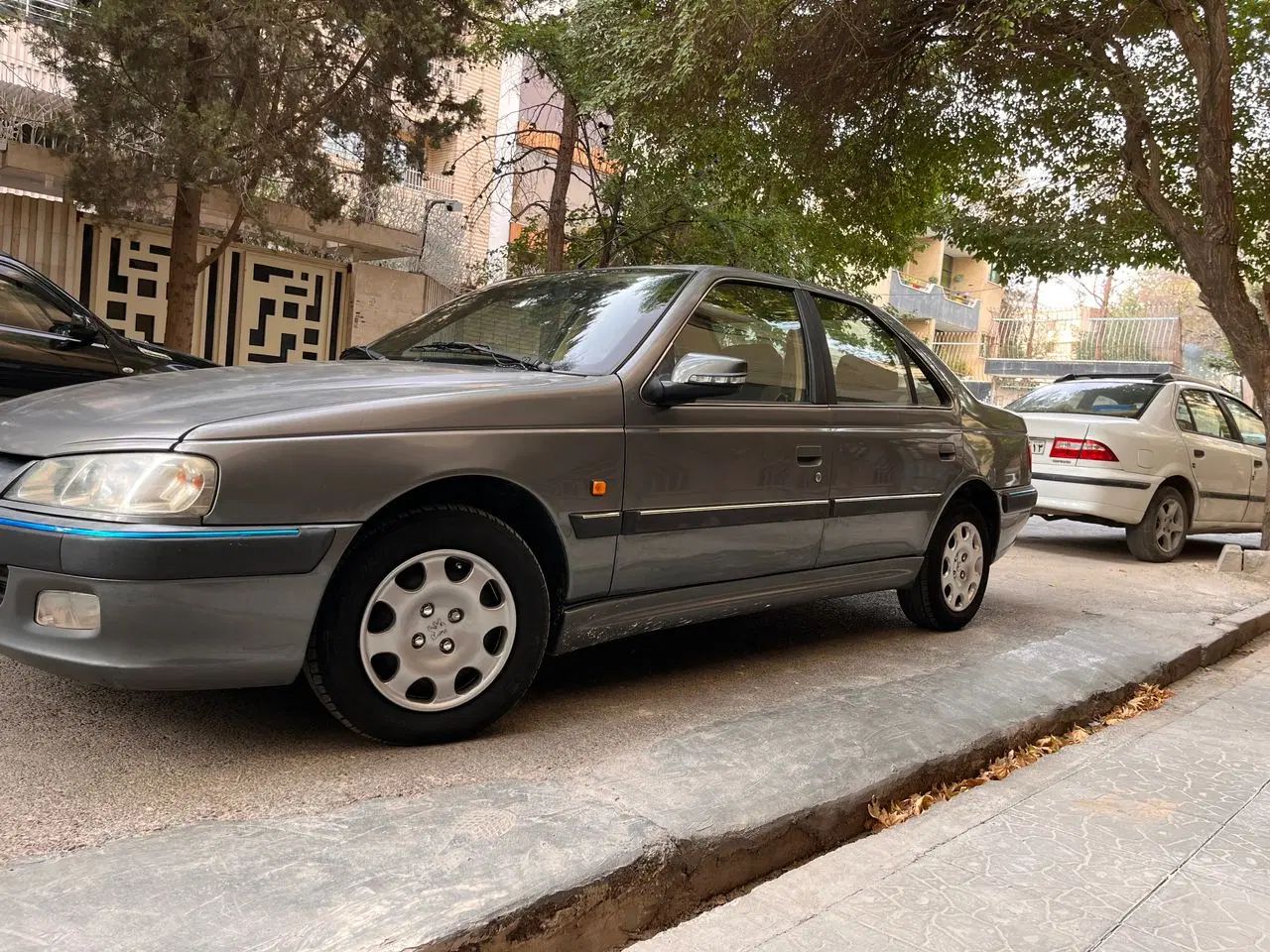 پژو پارس سال - 1392