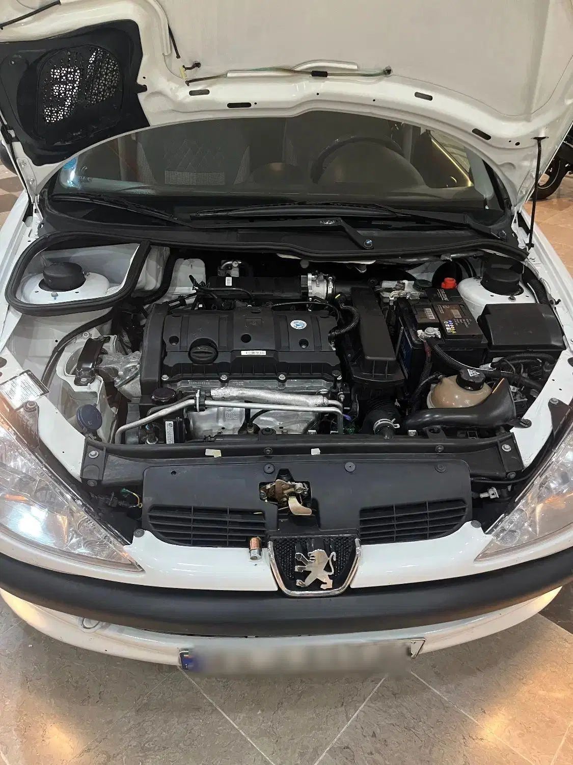پژو ۲۰۶ صندوق دار v8 - 1395