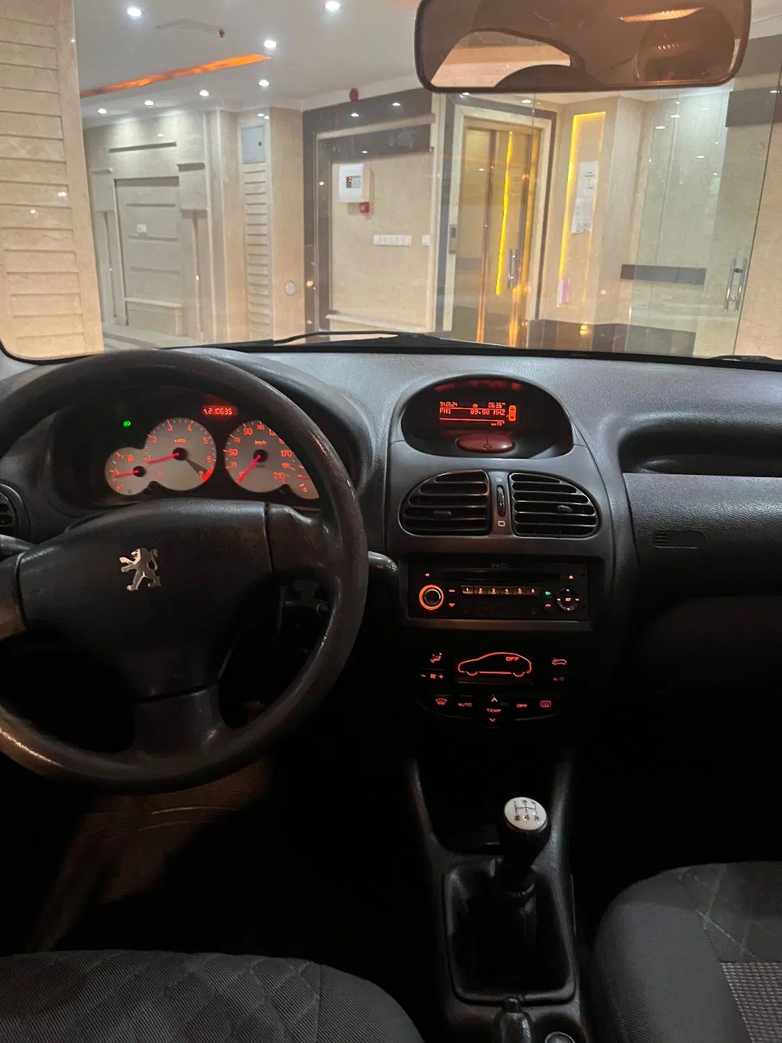 پژو ۲۰۶ صندوق دار v8 - 1395