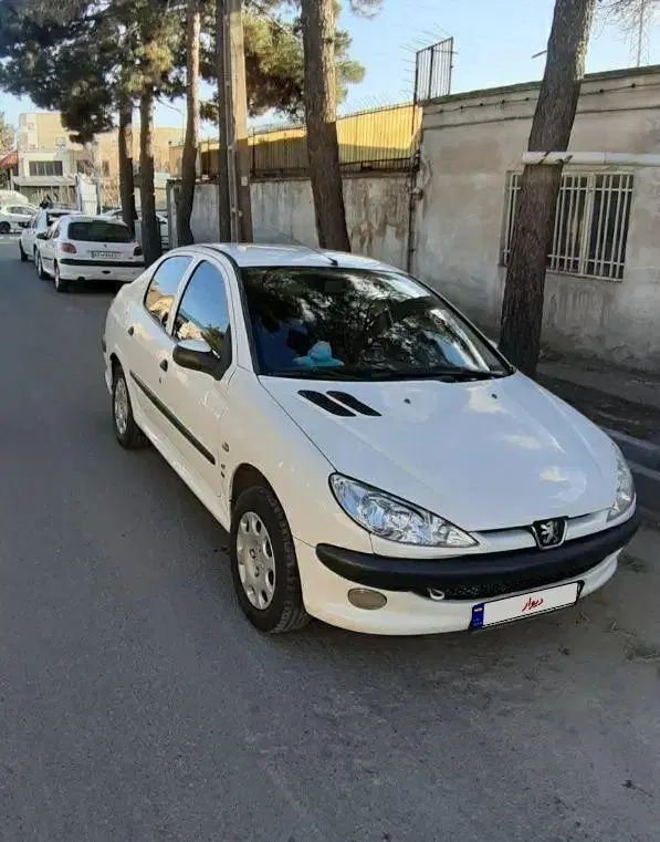 پژو ۲۰۶ صندوق دار v8 - 1390