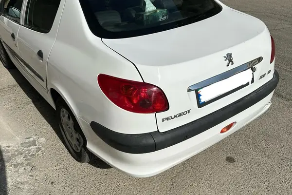 پژو ۲۰۶ صندوق دار v8 - 1393