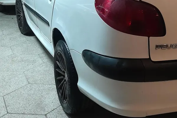 پژو ۲۰۶ صندوق دار v8 - 1395